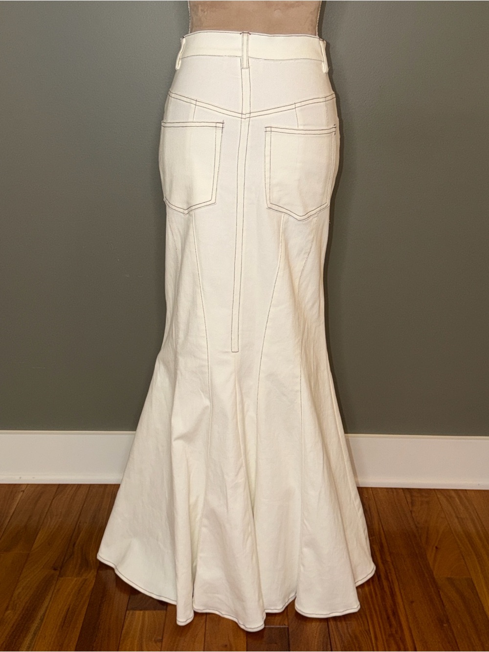 Canvas Apparel Cream Denim H/L Skirt Size Small - Picture 9 of 16